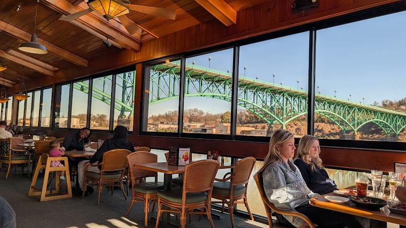 Calhoun's On The River - photo 2