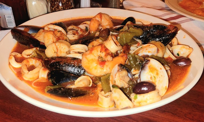 D'Amelio's Italian Eatery - photo 4