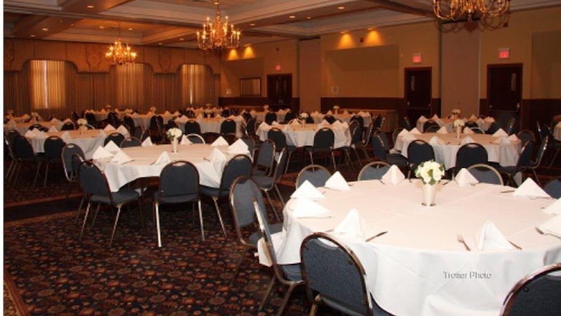 Andre's Banquets & Catering @ Carriage House @ Fox Run Golf Club - Catering in Eureka, Missouri
