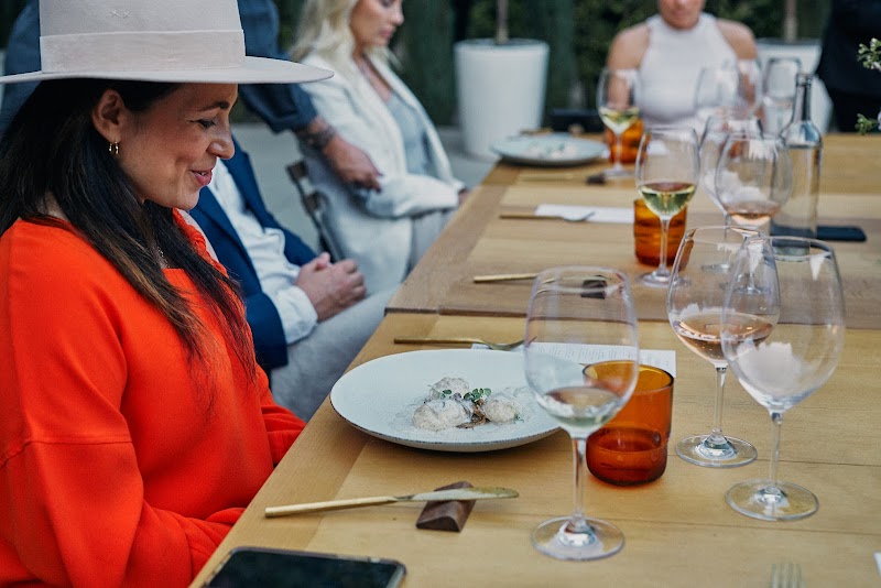 roomforty - Catering in Los Angeles, California