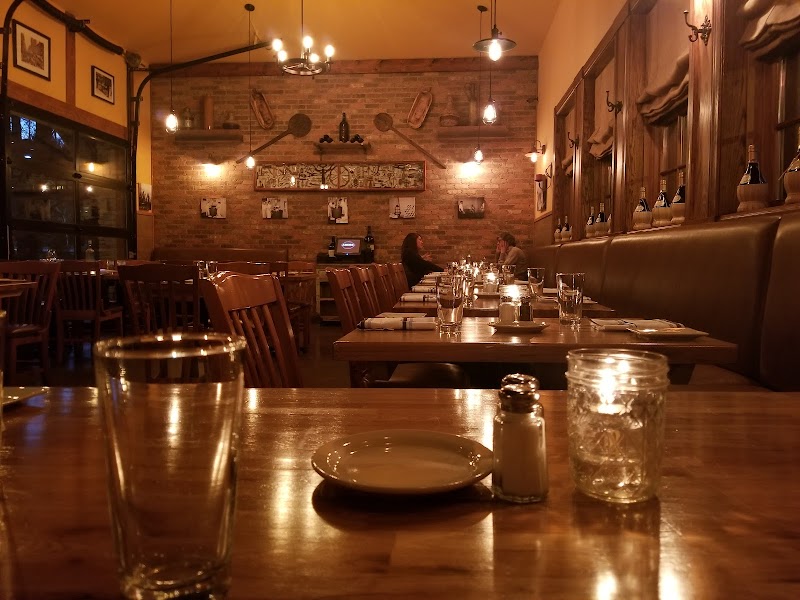 Amore Pizzeria & Italian Kitchen - photo 3