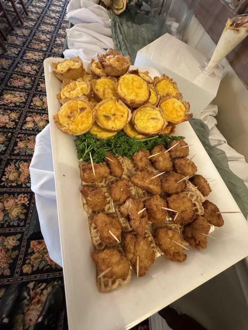 Saucey's Catering - photo 4