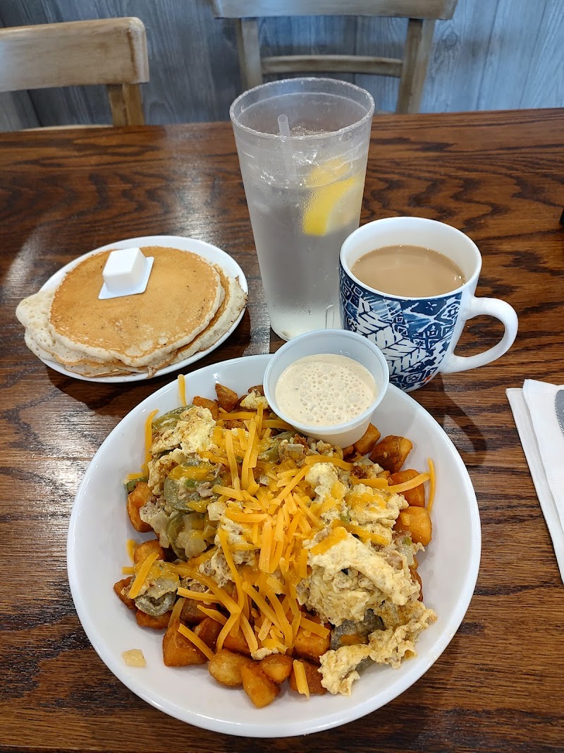 Village Cafe Breakfast, Lunch & Dinner - photo 5