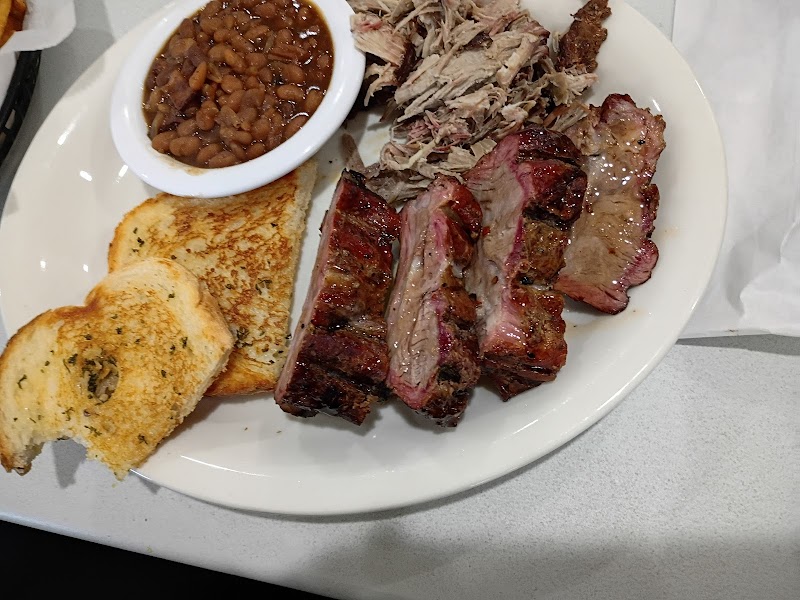 Crystal River Smokehouse & Grill - photo 4