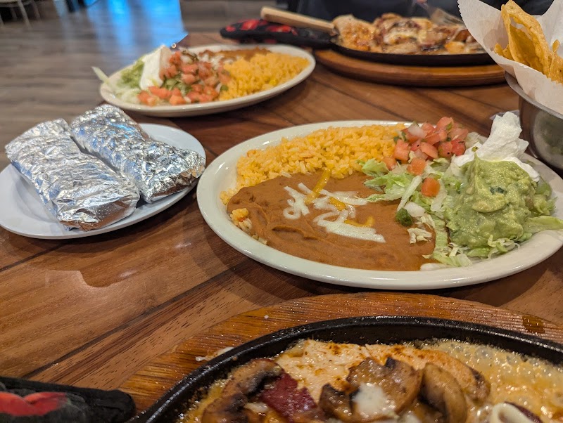 Loca Luna Mexican Restaurant - photo 3
