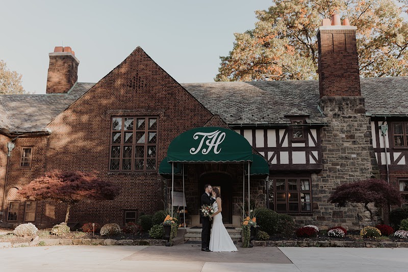 Tudor House at Mason's Cove - Catering in Akron, Ohio