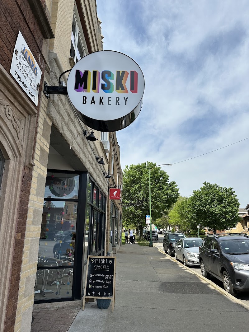Miski Custom Cakes & Bakery - Catering in Chicago, Illinois