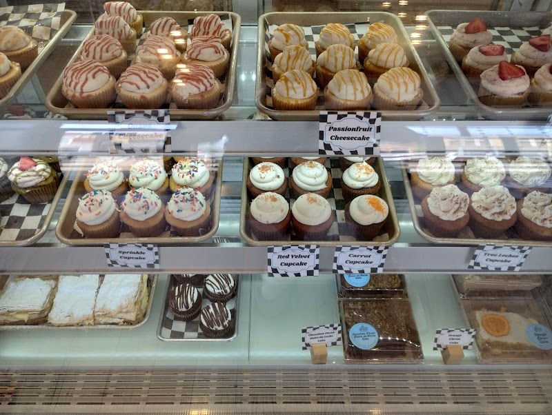 Miski Custom Cakes & Bakery - photo 4
