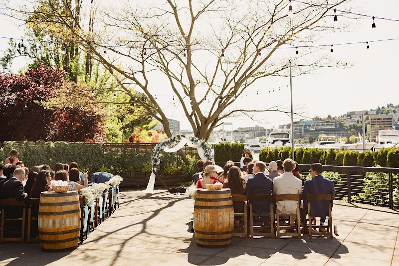 Dockside At Dukes - photo 2