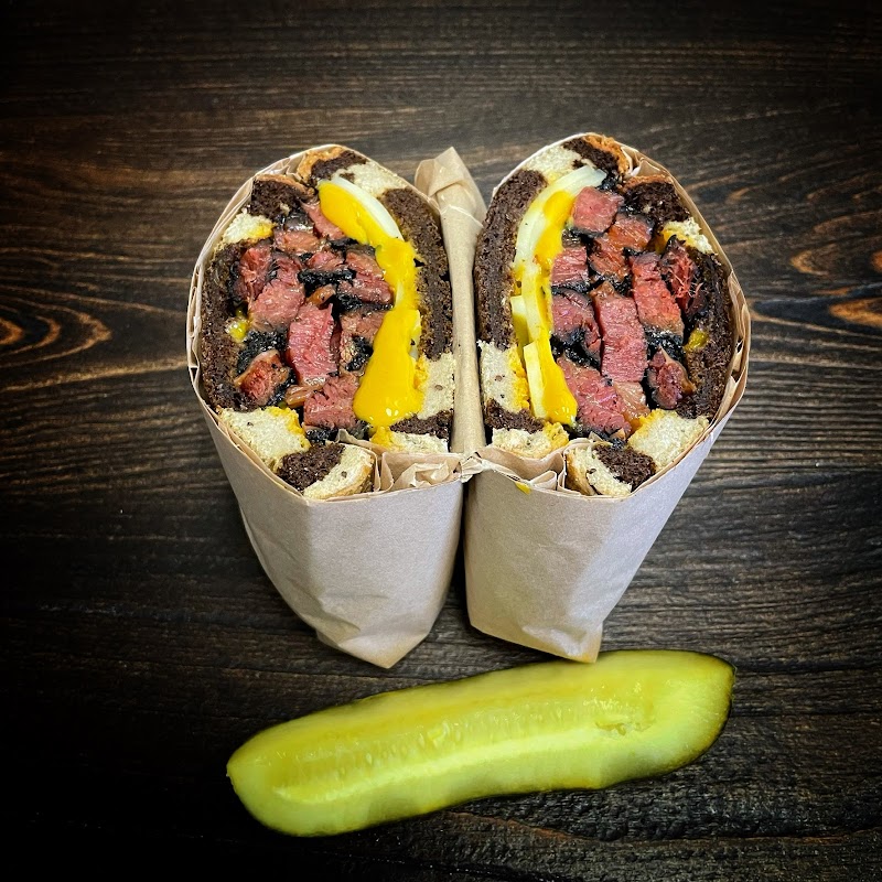 Max’s Deli & Catering - photo 4