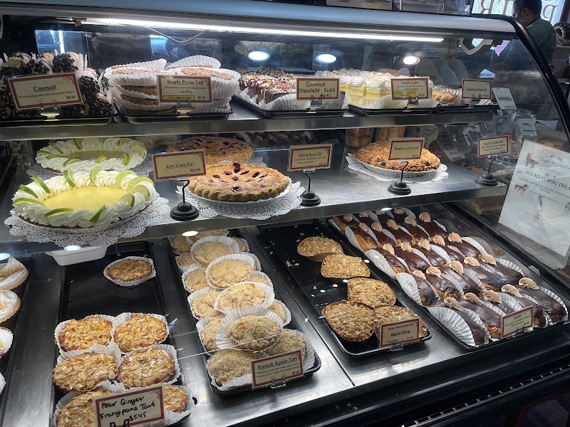 The Vermont Country Deli - photo 3