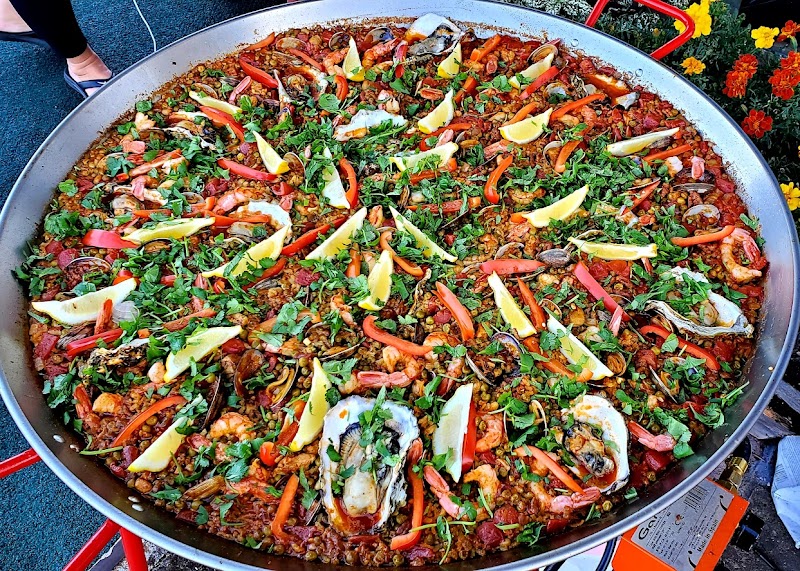 Dave's Paella Party Catering - photo 2