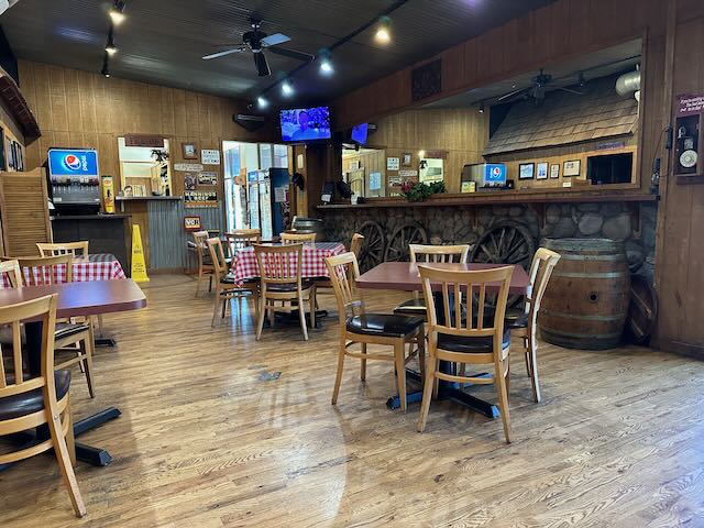 Marshall's Bodacious BBQ - photo 4