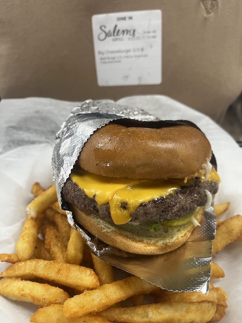 Salem Market & Grill - photo 3