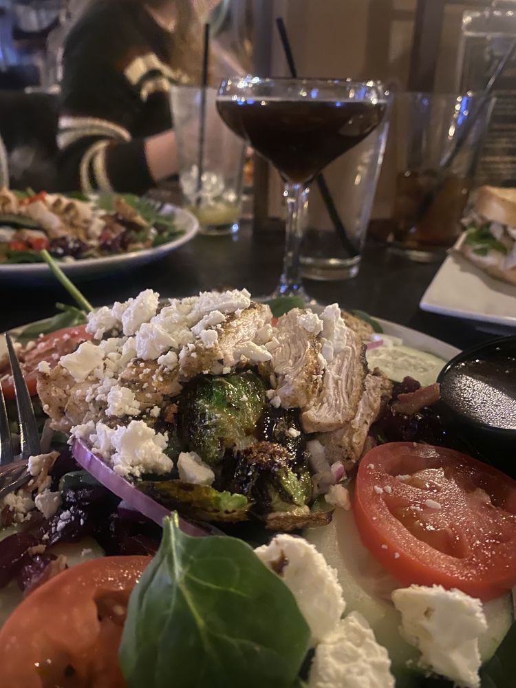 Madison's on Main - photo 5