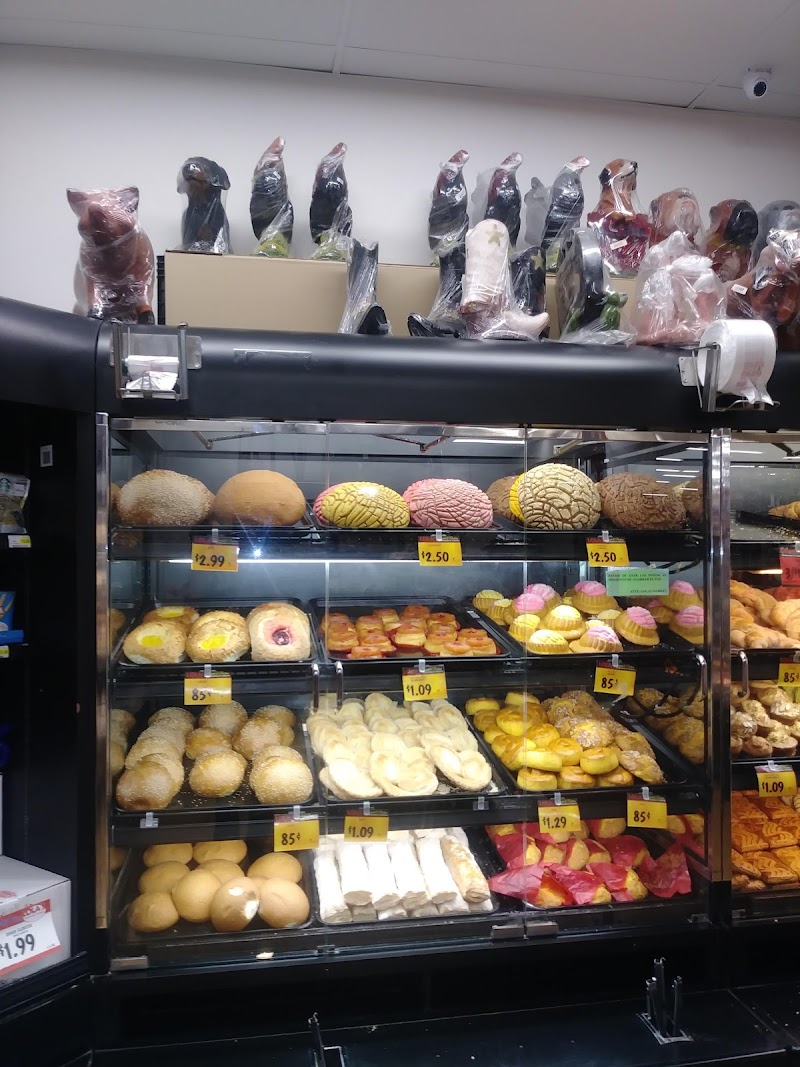 Lola's Market - photo 3