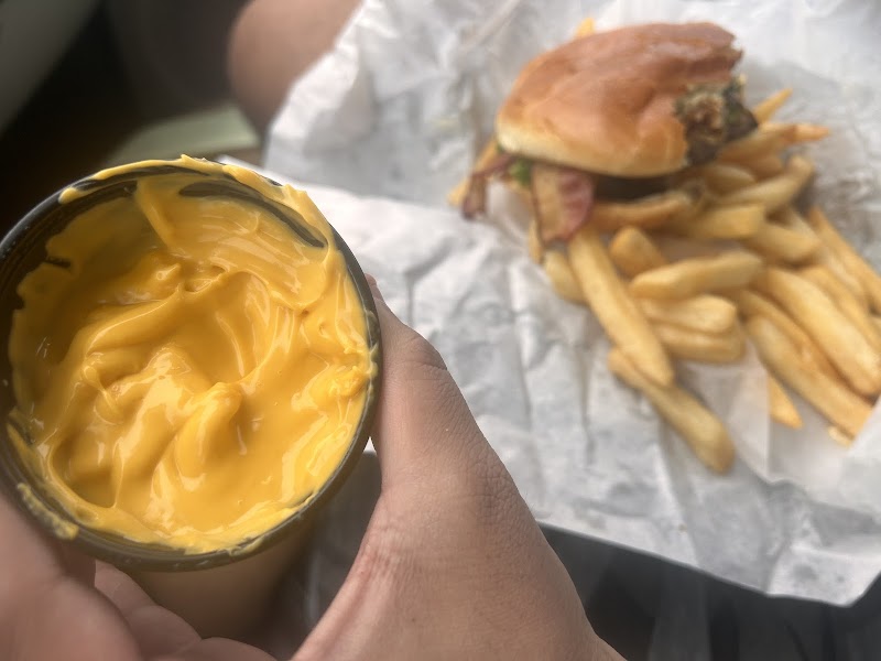 Luke's Deli - photo 4