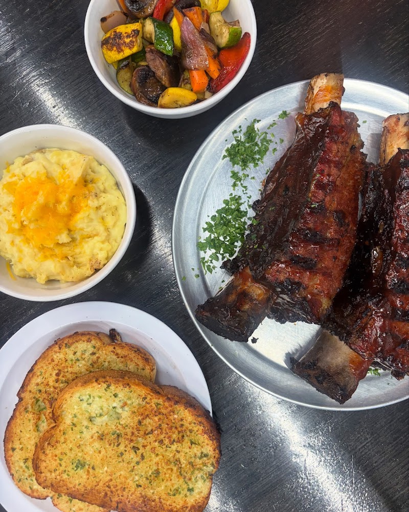Bullpen BBQ and Tap House - photo 5