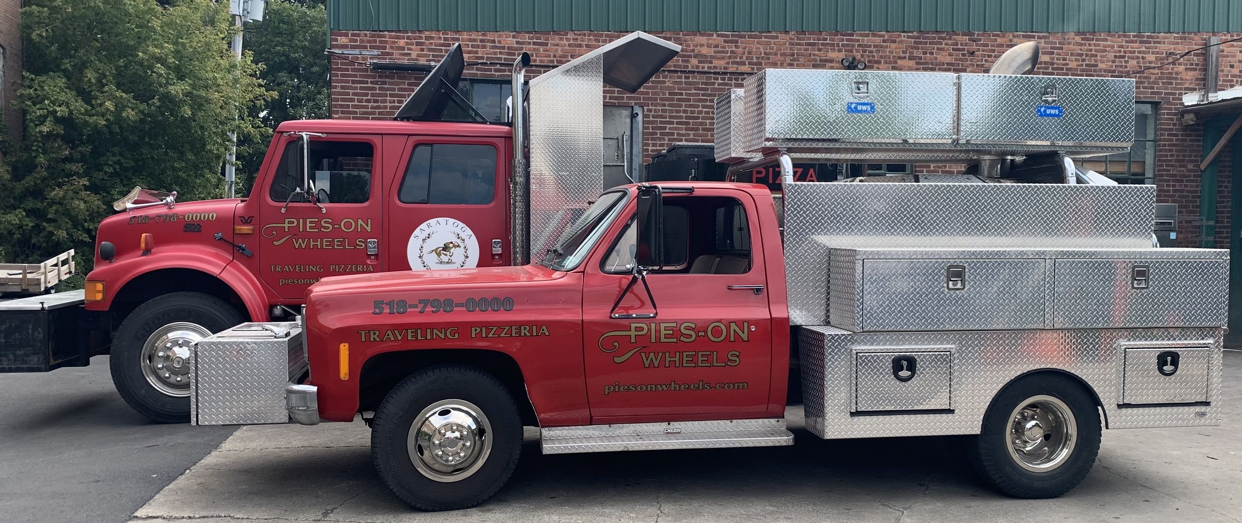 Pie's On Wheels Traveling Pizzeria - photo 4