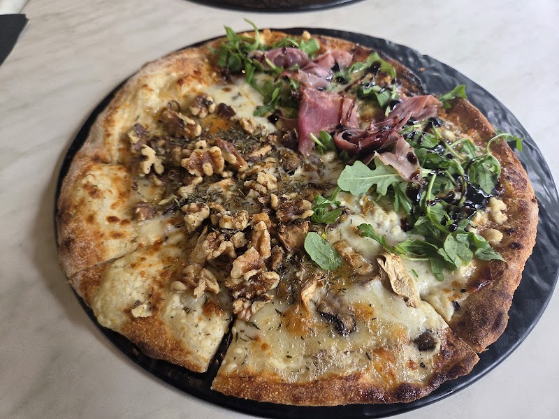 MANGONI Italian Market Pizza - photo 5
