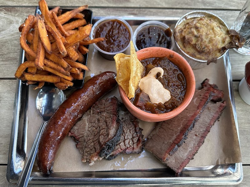 Black Dog Smoke & Ale House - photo 4