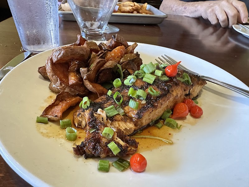 Twisted Fork Grill & Bar - photo 3