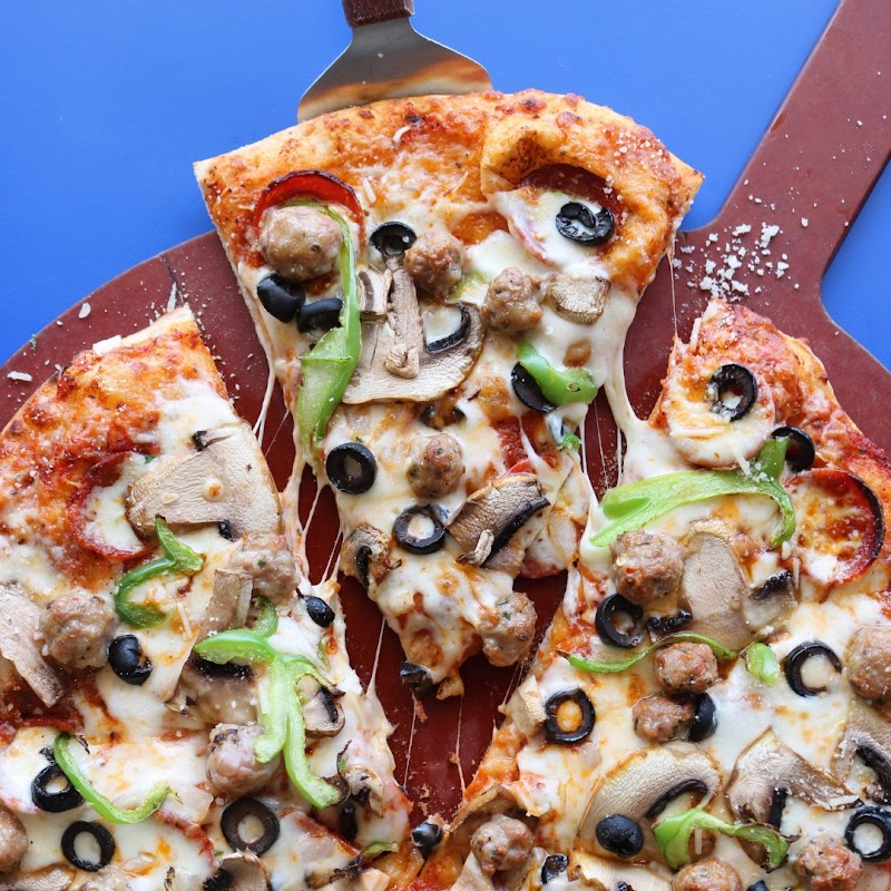 Reginelli's Pizzeria - photo 2