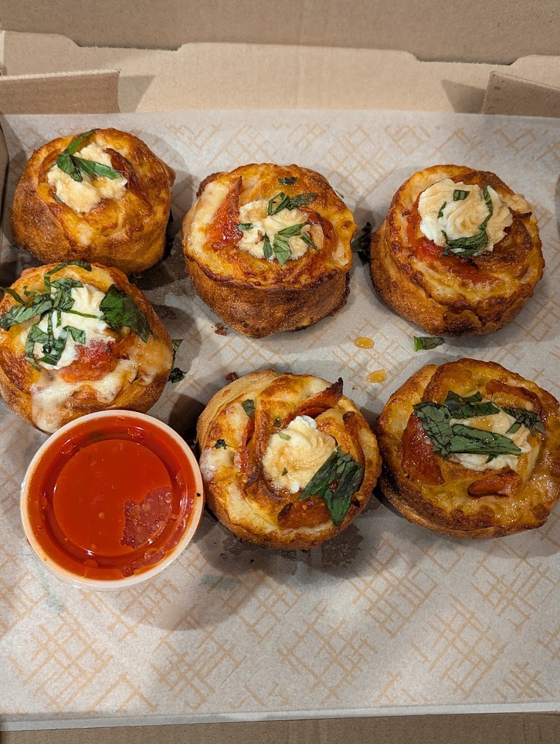 Da Pizza Company – Pizzeria & Food Trucks - photo 2