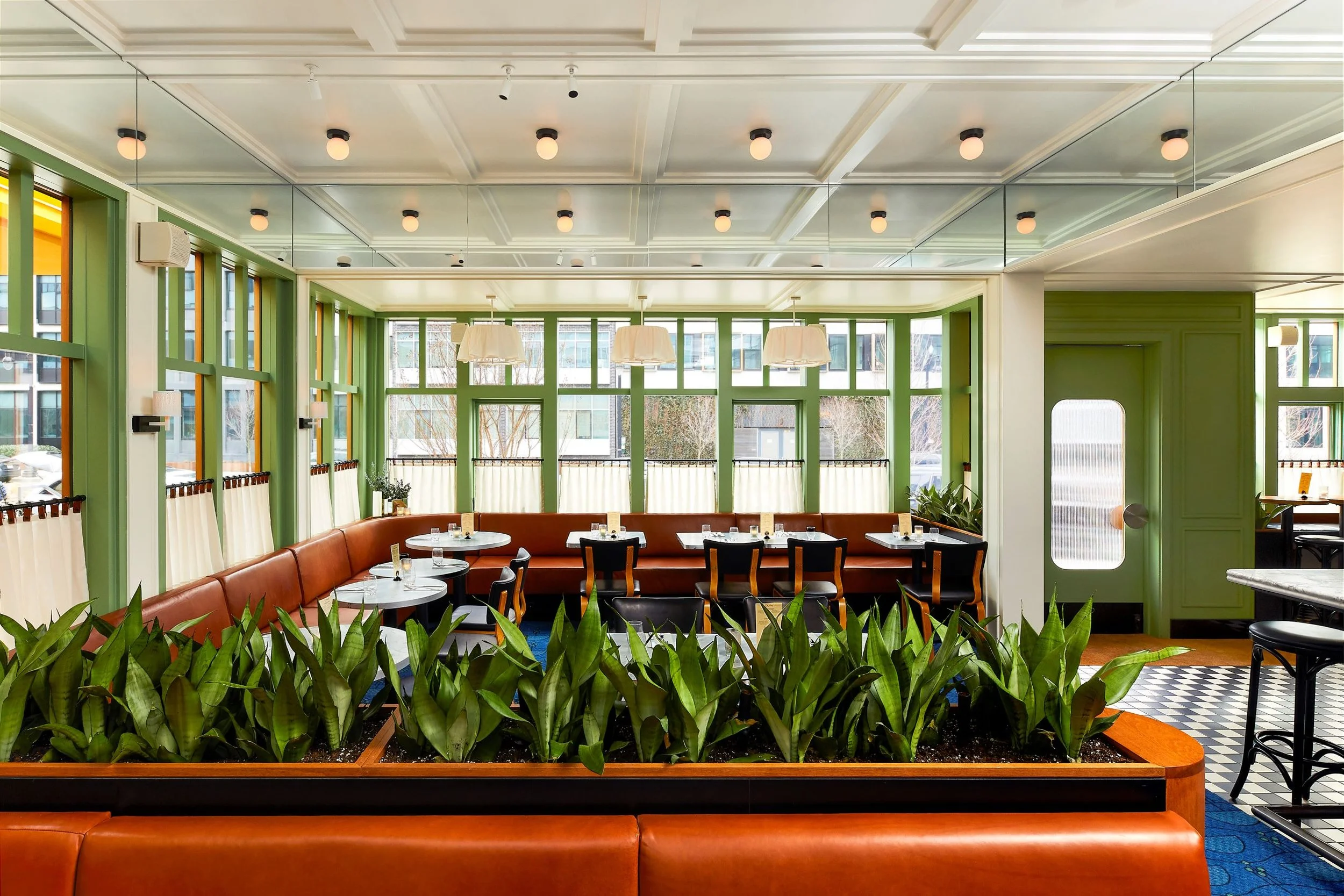 Charley Bistro - photo 2