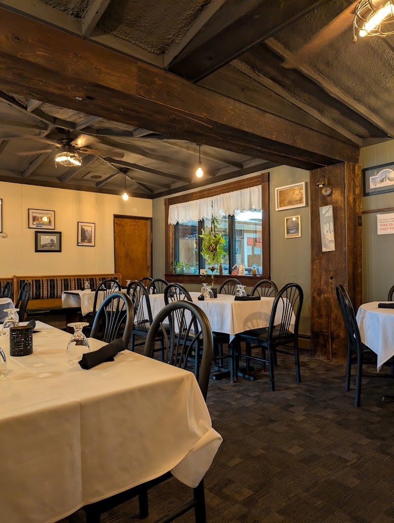 Hide-A-Way Restaurant - photo 4