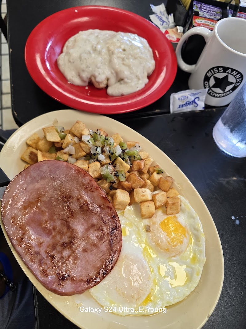 Miss Anna's on Towson - photo 4
