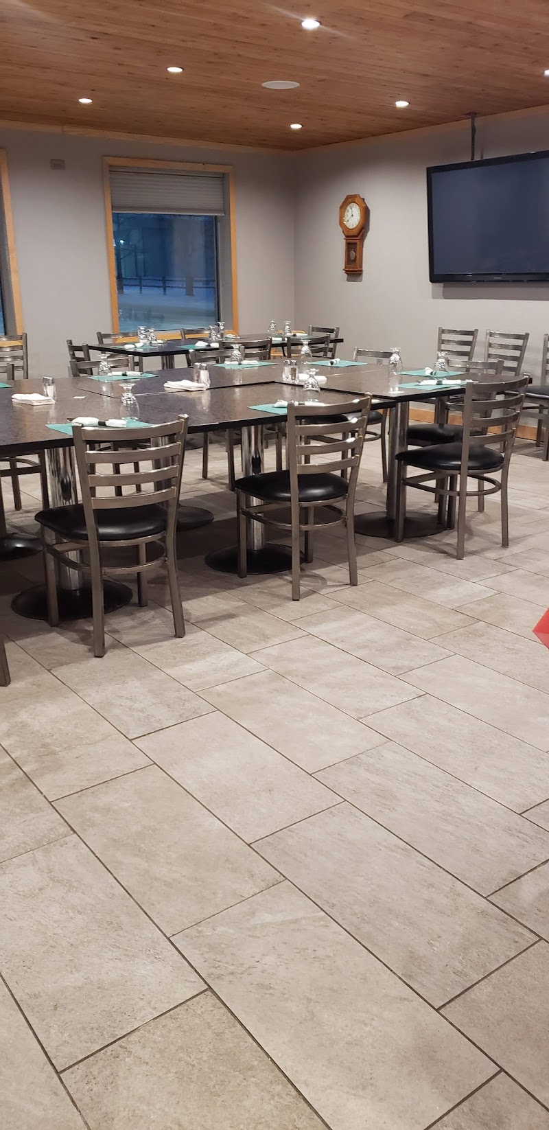 Frosty Fox Restaurant and Event Center - photo 5