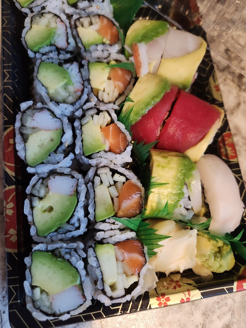 Lucky Sushi Cafe - photo 4