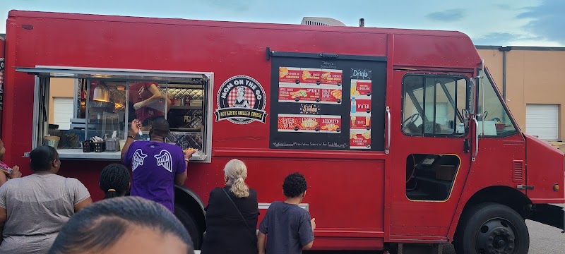 Mom On the Go Food Truck - photo 4