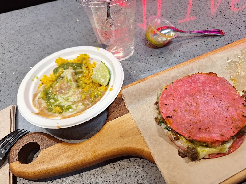 911 Taco Bar - photo 5