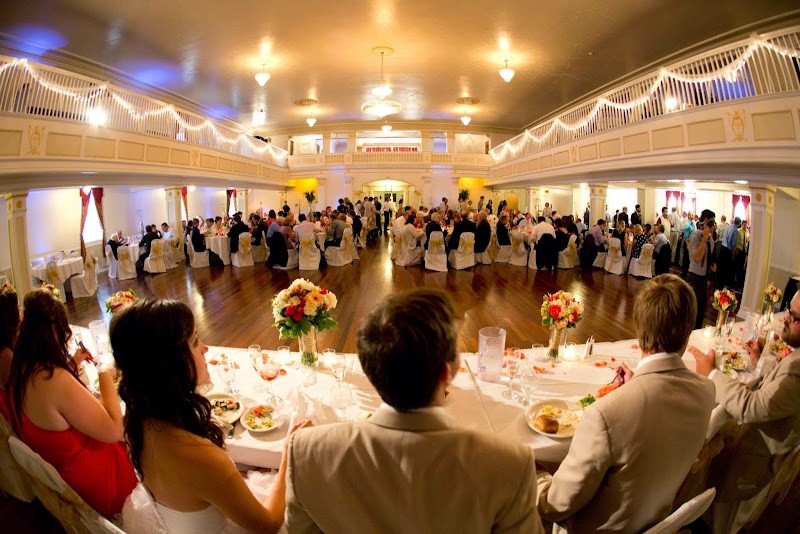 Lafayette Grande Banquet Facility - Traveling Chef Catering - Catering in Pontiac, Michigan