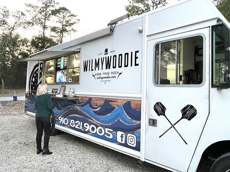 WilmyWoodie Food Truck - photo 3