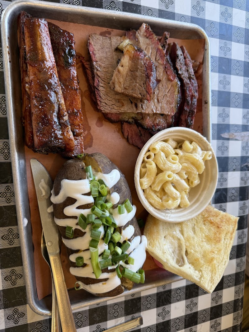 Salinas City BBQ - photo 3