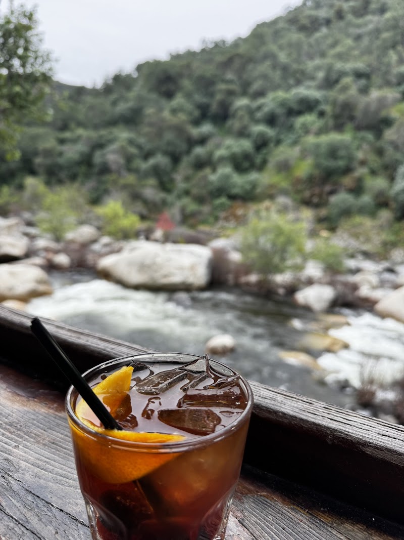 The Gateway Restaurant & Lodge - photo 4