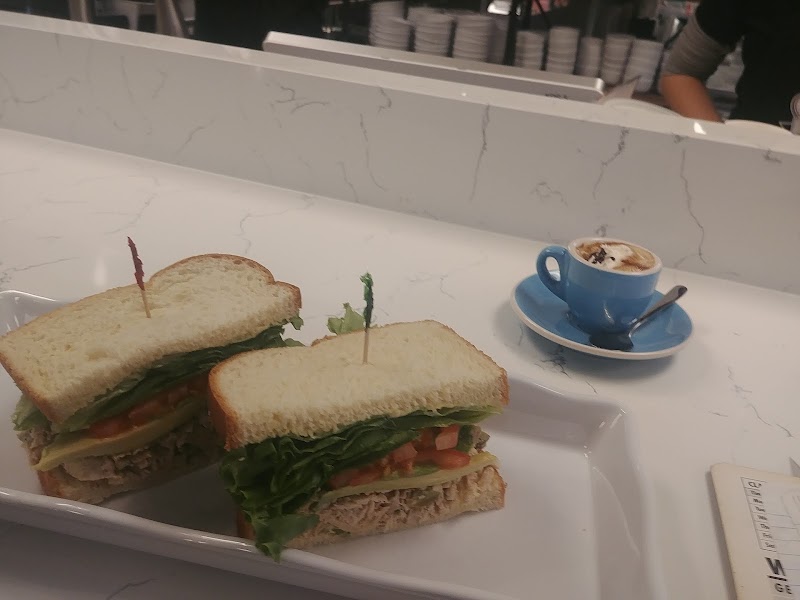 Little Lois Cafe - photo 4