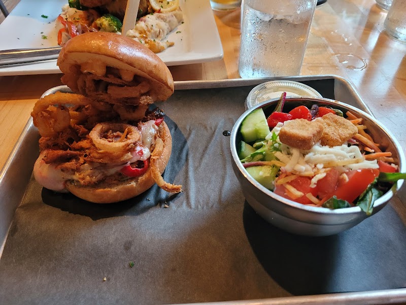 Latitude 42° Brewing Company Portage - photo 2