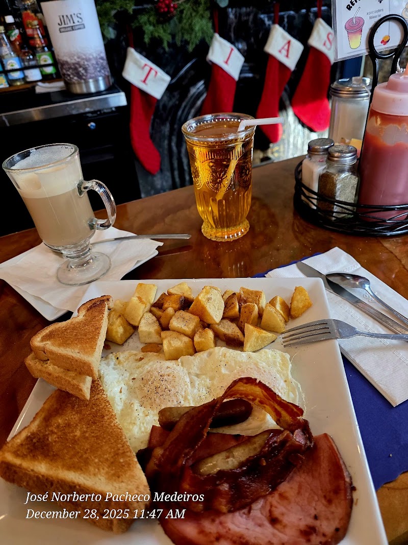 Tia Maria's European Café - photo 3