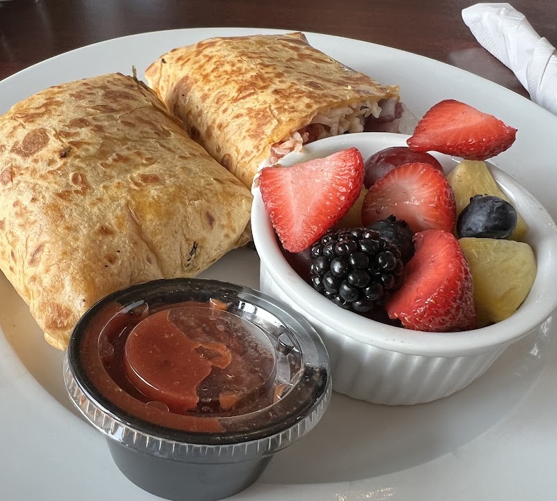 Ally's Bistro - photo 2