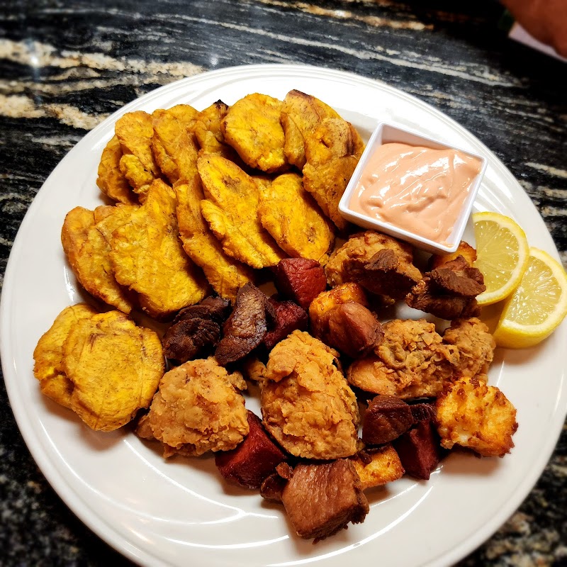 Lo Nuestro Dominican Restaurant - photo 2