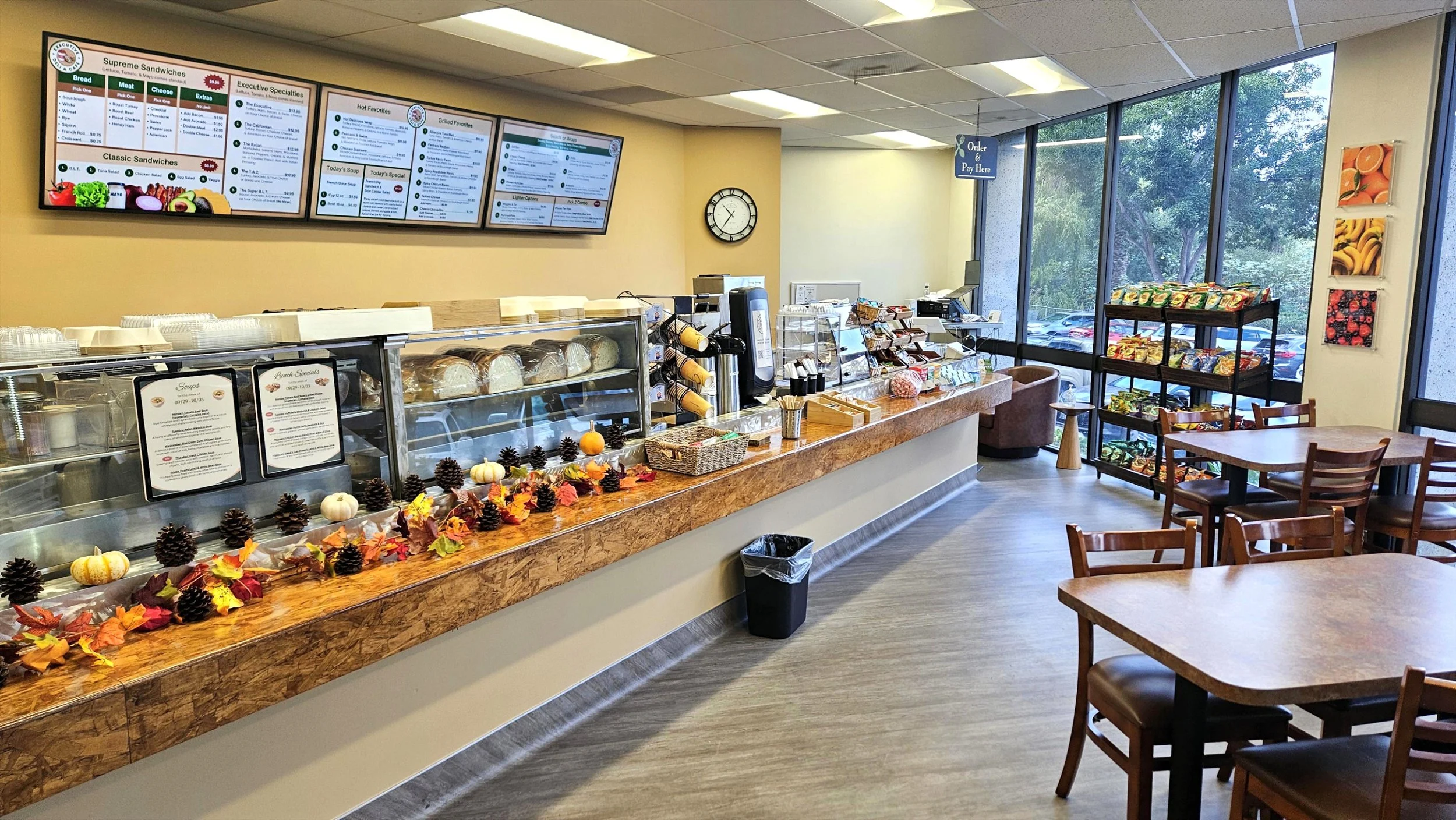 Executive Deli & Cafe - photo 3