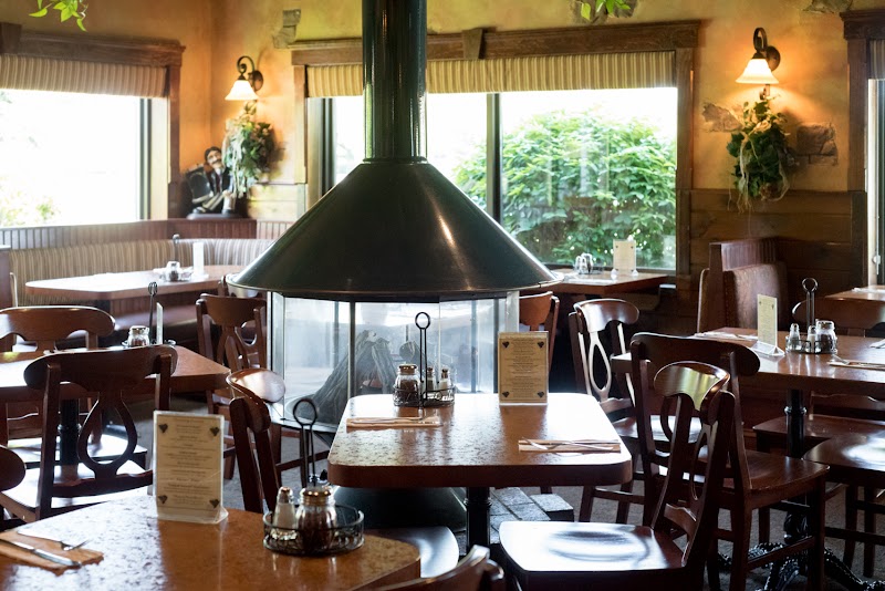 Riccardi's Restaurant - Catering in New Bedford, Massachusetts