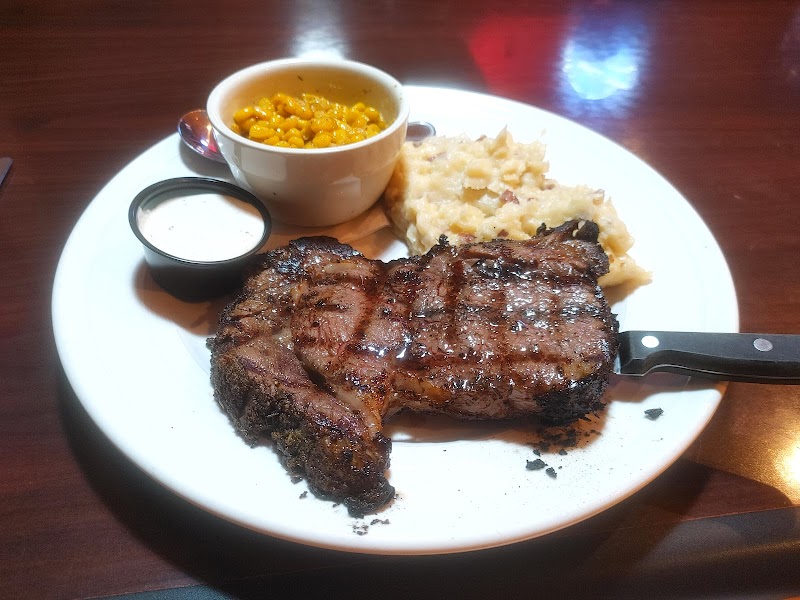 Billy Barooz Pub & Grill - photo 4
