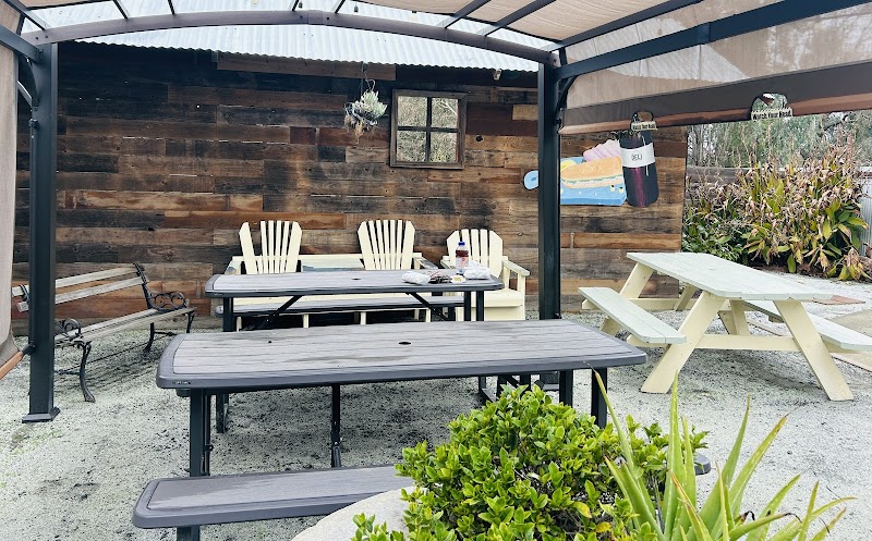 The Vineburg Deli - photo 5