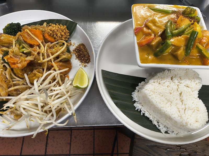 Cha Thai Bistro - photo 4