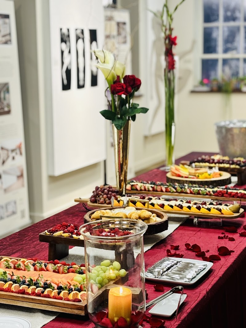 Mona's Cuisine LLC - photo 2